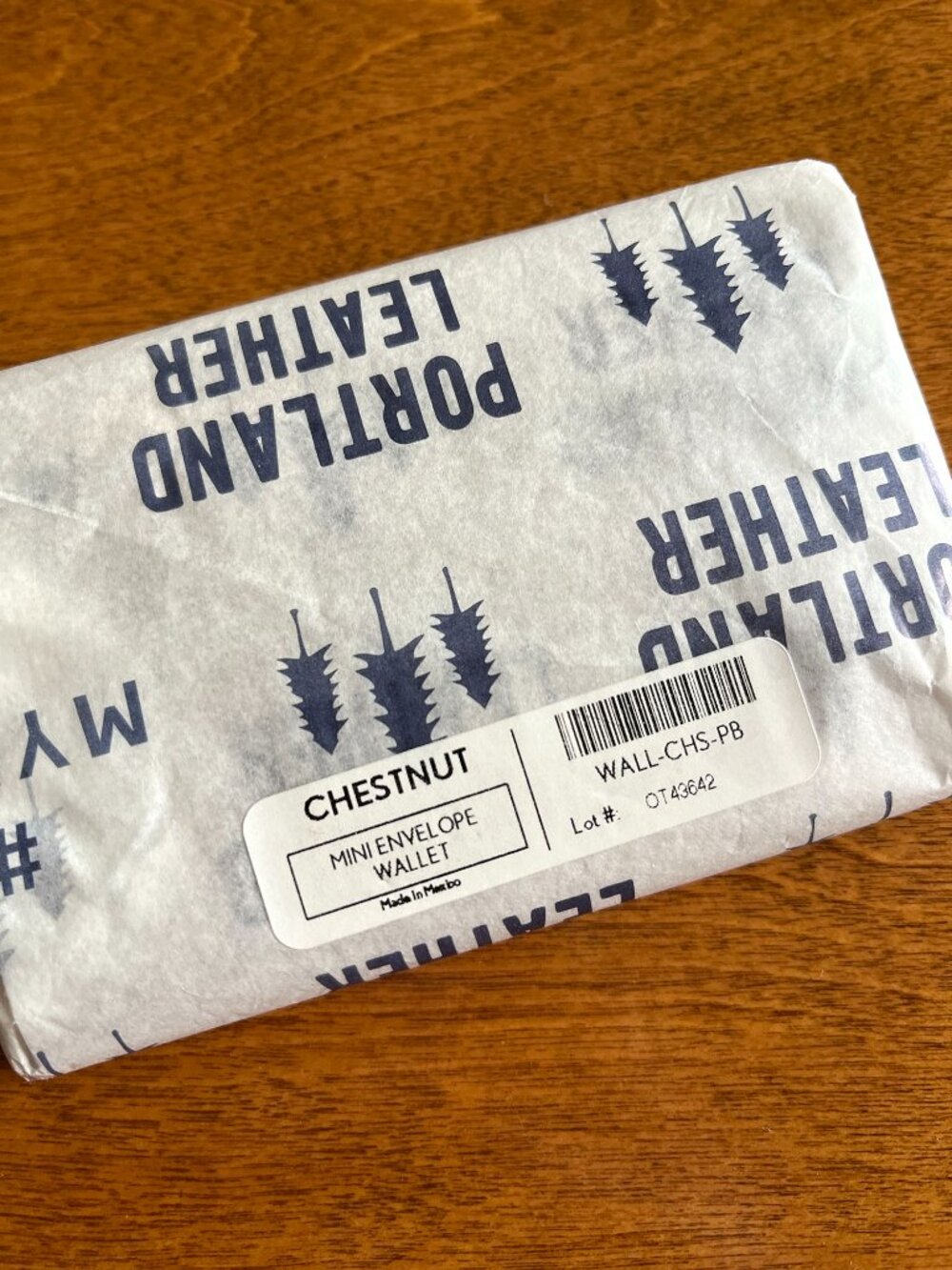 Portland Leather Goods "Chestnut" mini envelope wallet NWT - Picture 2 of 5